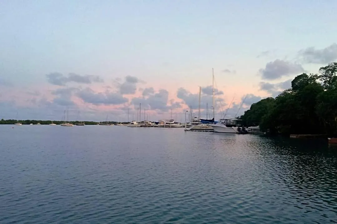 JayuyaBrightsun,Bluesea Seafront Pier Dock别墅 Jayuya